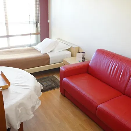 Rue De Longchamp - 16 Apartment