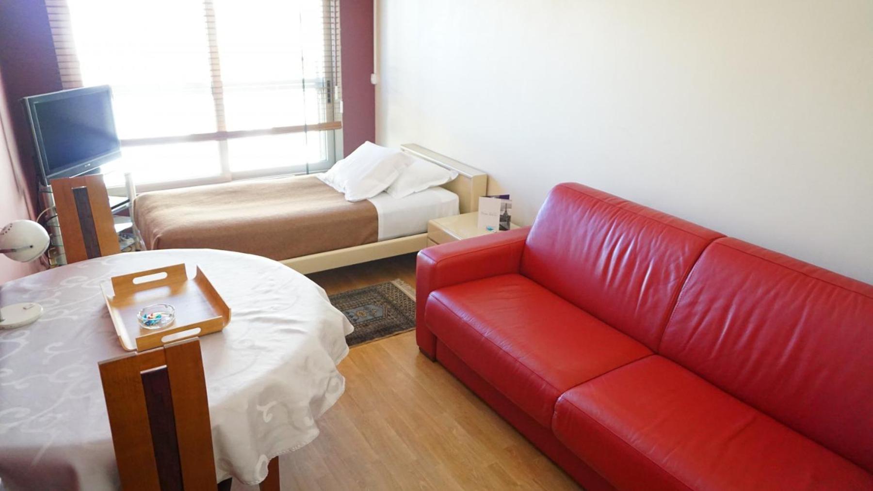 Rue De Longchamp - 16 Appartamento